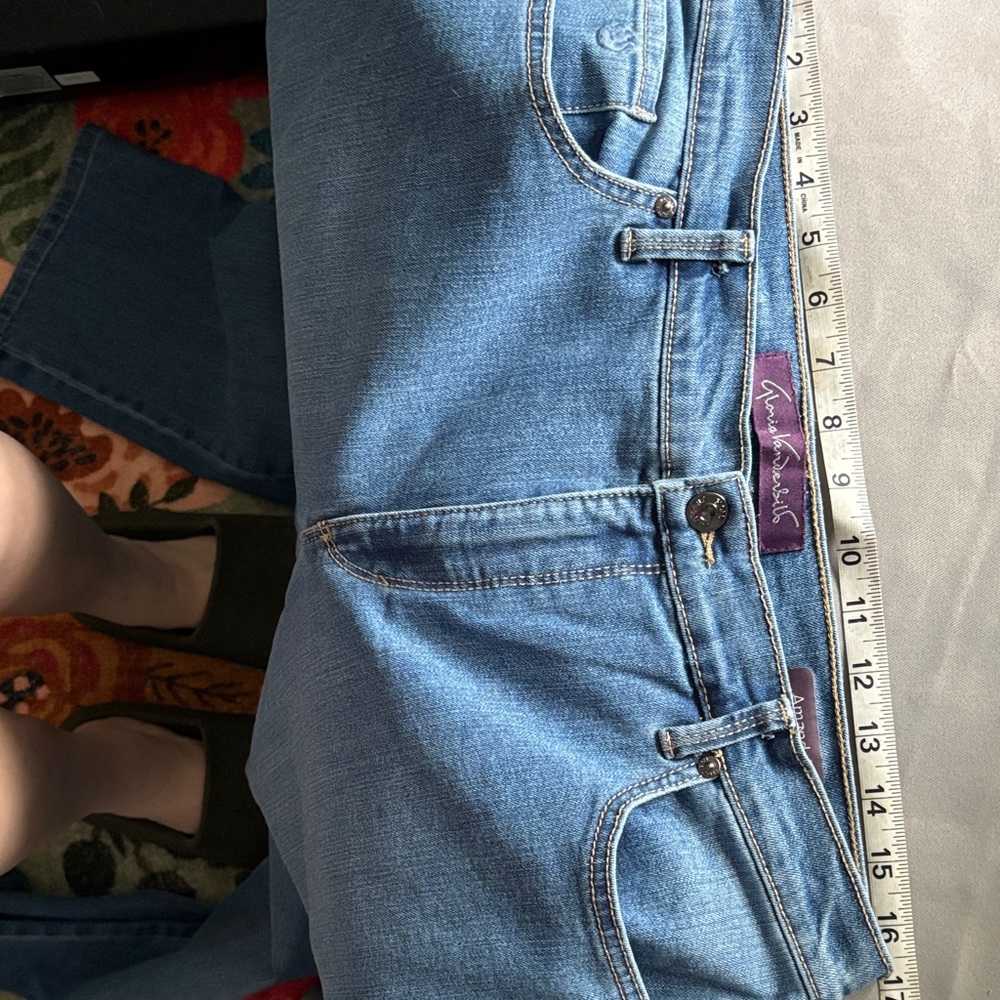 Gloria Vanderbilt Light Blue Straight Leg Jeans